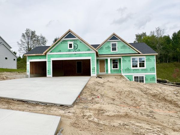 5925 Valley Point Drive SE, Caledonia, MI 49316