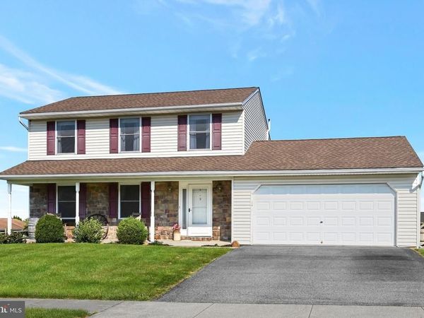 2 EAGLE VIEW DRIVE, NEWMANSTOWN, PA 17073