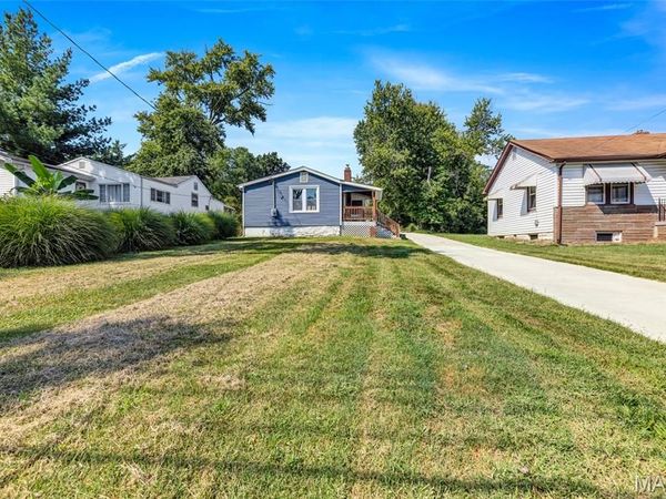 21 Shumate Avenue , Maryland Heights, MO 63043