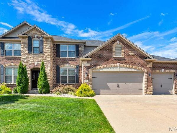 221 Oakhurst Circle, O'Fallon, MO 63367