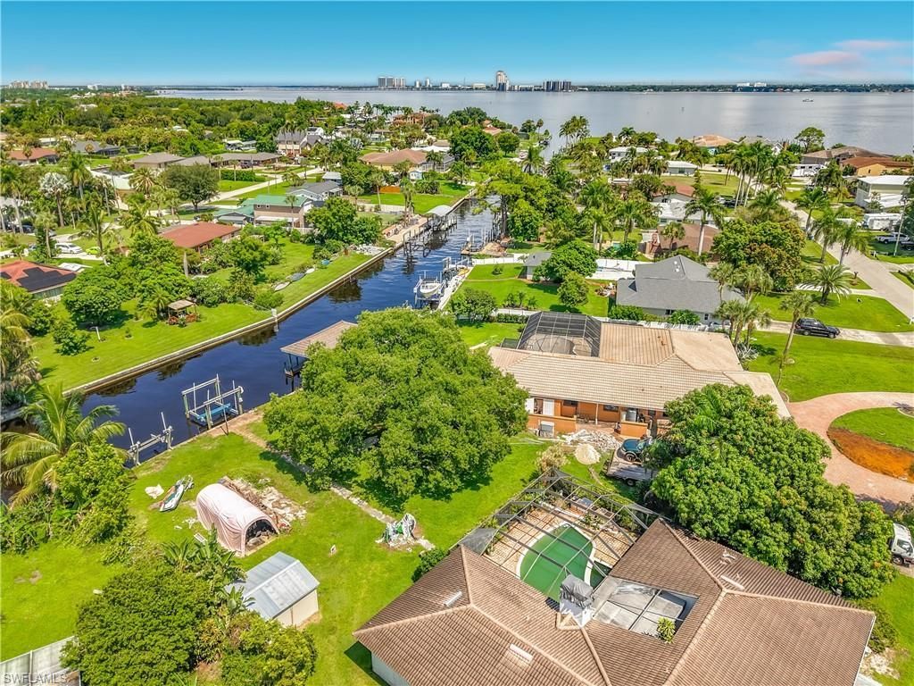 1864 Marina Cir, North Fort Myers, FL 33903 Photo