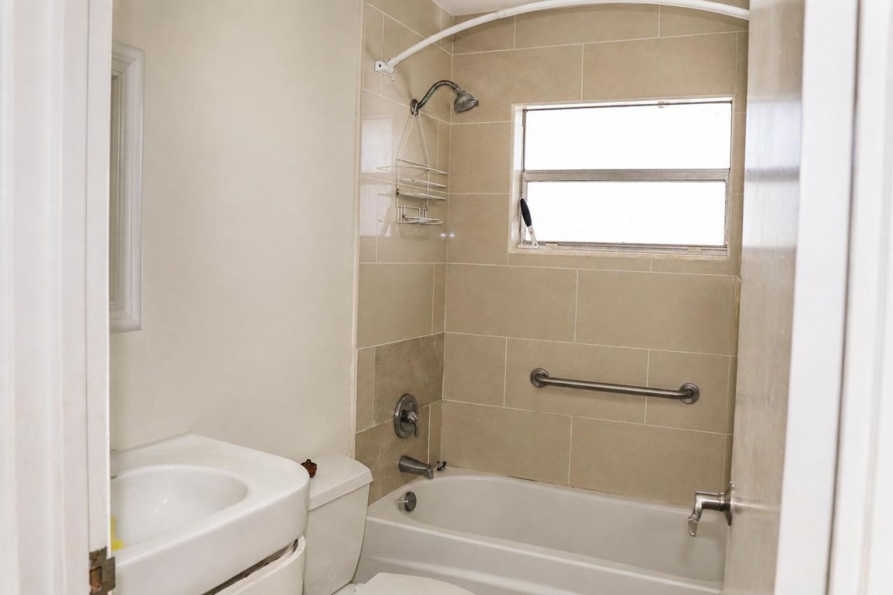 120 Seville, Unit D, Delray Beach, FL 33446 Photo