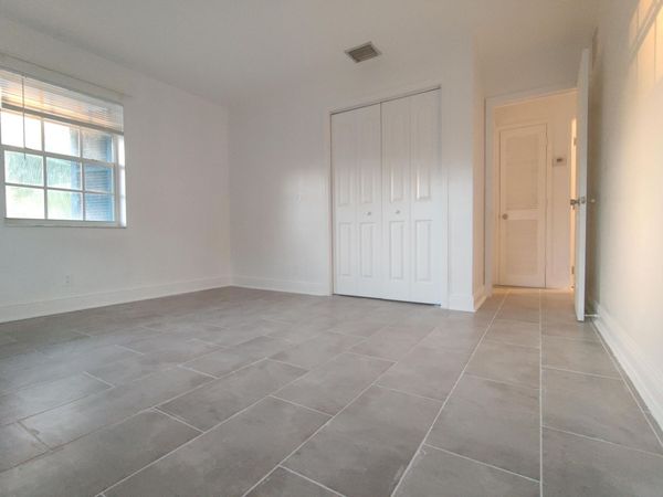 4905 N Flagler Drive, Unit 4, West Palm Beach, FL 33407