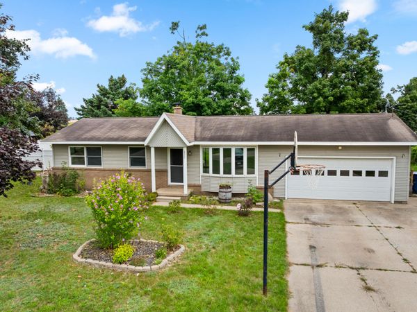 432 West Street, Gaylord, MI 49735