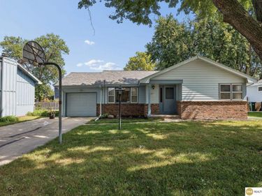 6615 S 86 Street, Ralston, NE 68127