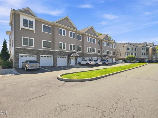 10304 Admirals Walk Drive, Unit 10, Cohoes, NY 12047