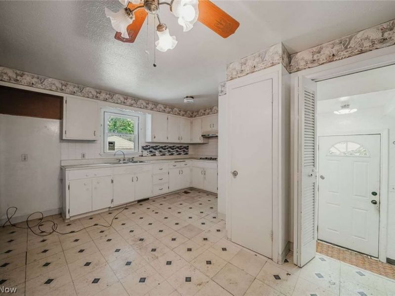 32909 Alva Drive, Eastlake, OH 44095 Photo 7