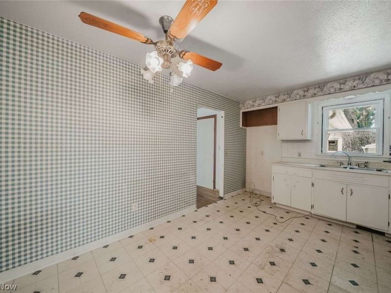 32909 Alva Drive, Eastlake, OH 44095 Photo 8
