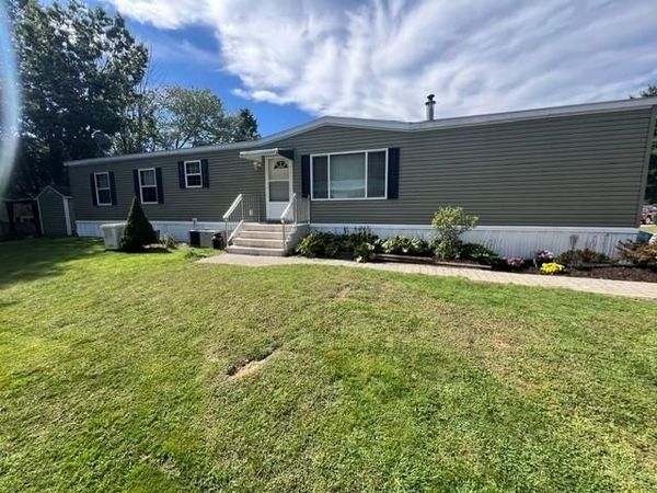 22 Willow Road, Unit 22, Newton, NH 03858
