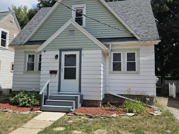 1204 Hapeman Street, Lansing, MI 48915
