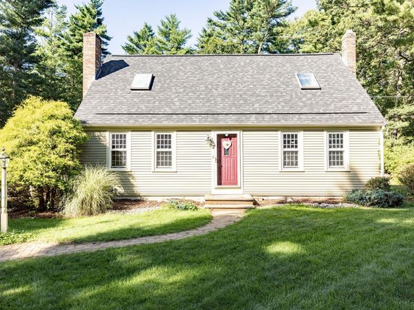 133 Walnut Plain Rd, Rochester, MA 02770