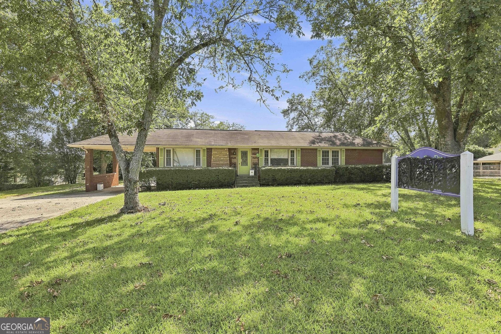 901 Senoia Road, Tyrone, GA 30290 Main Photo