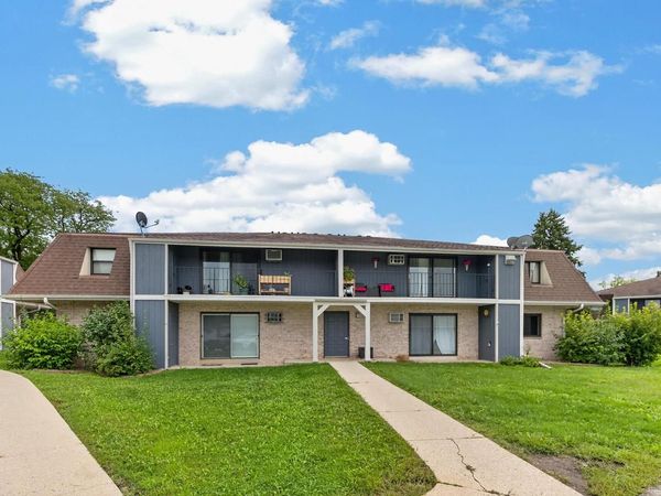 3233 W Mangold AVENUE, Unit F, Greenfield, WI 53221
