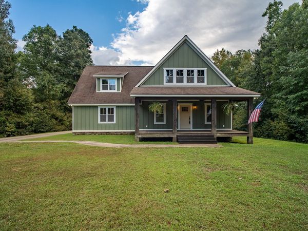 700 Old Johnson Lake Rd, Loretto, TN 38469