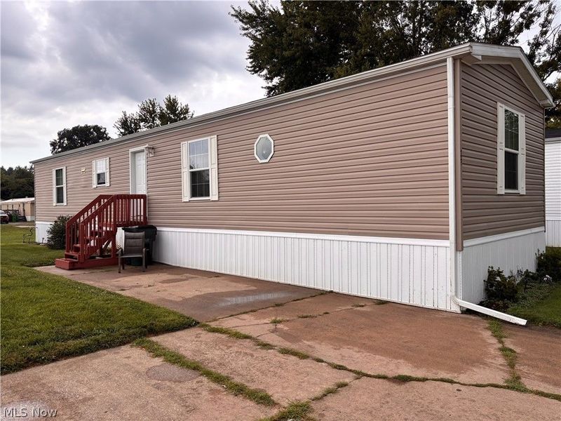 121 Tracy Drive, Dover, OH 44622 Photo 1