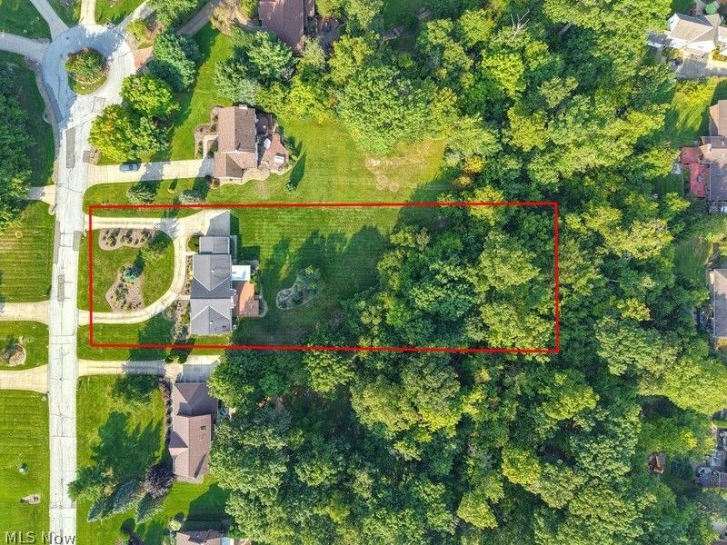 29451 Sayle Drive, Willoughby Hills, OH 44092 Photo 4