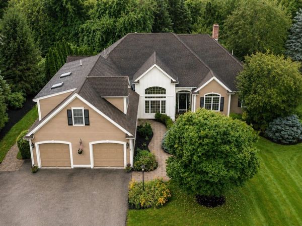 6 Watkins Ln, Southborough, MA 01772
