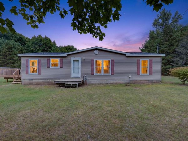 16468 W Howard City Edmore Road, Howard City, MI 49329