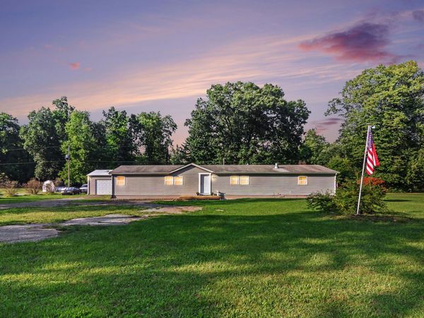 10040 Austin Road, Jackson, MI 49201