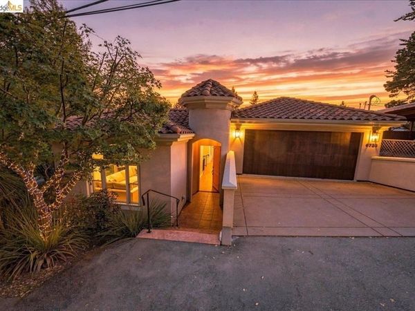 6733 Longwalk Dr, Oakland, CA 94611