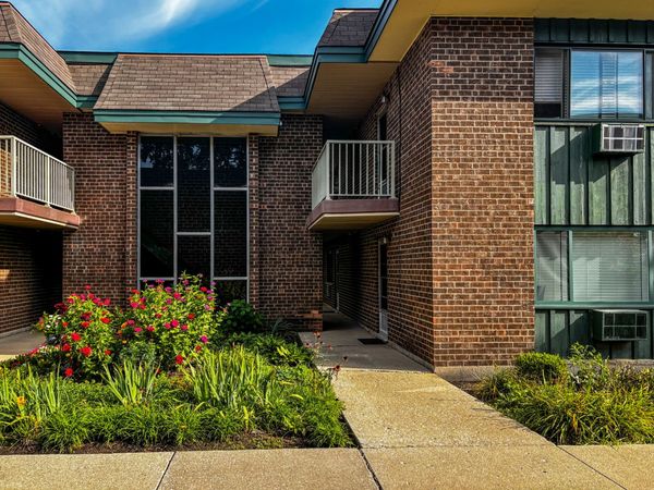 444 S Spring Road, Unit 17, Elmhurst, IL 60126