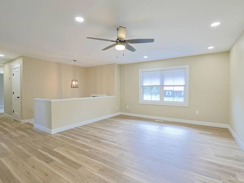 1492 Rolling Knoll Drive, Goshen Township, OH 45140 Photo 6