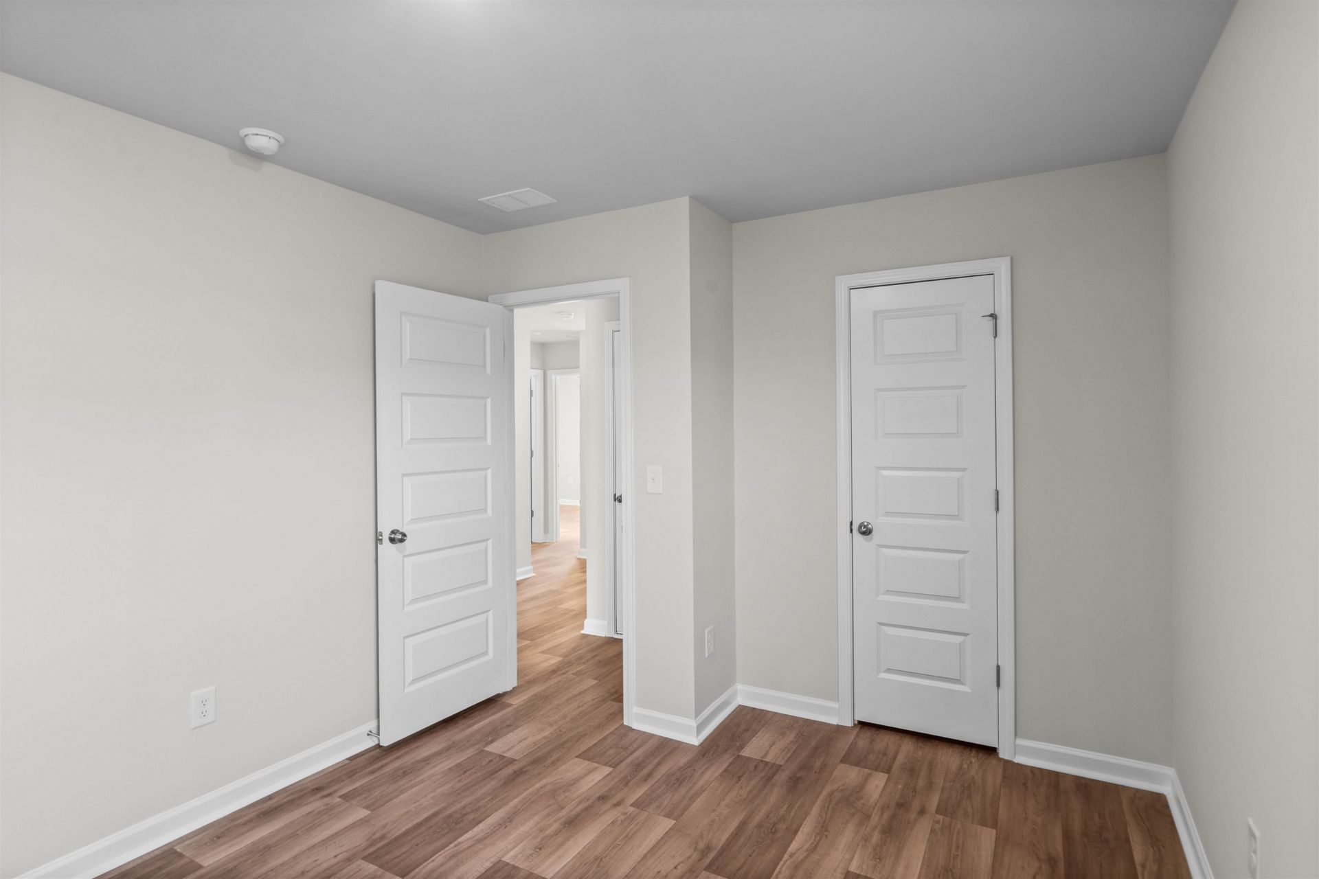637 Green Valley Way Photo 23