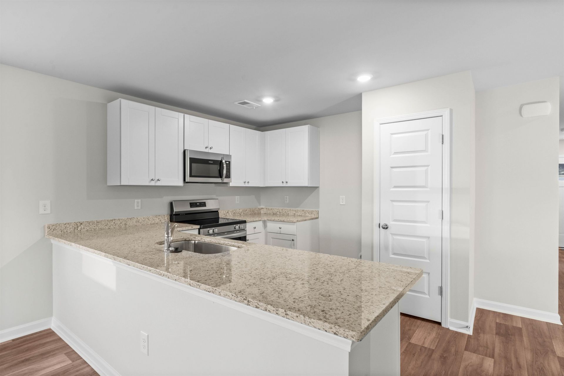 637 Green Valley Way Photo 8