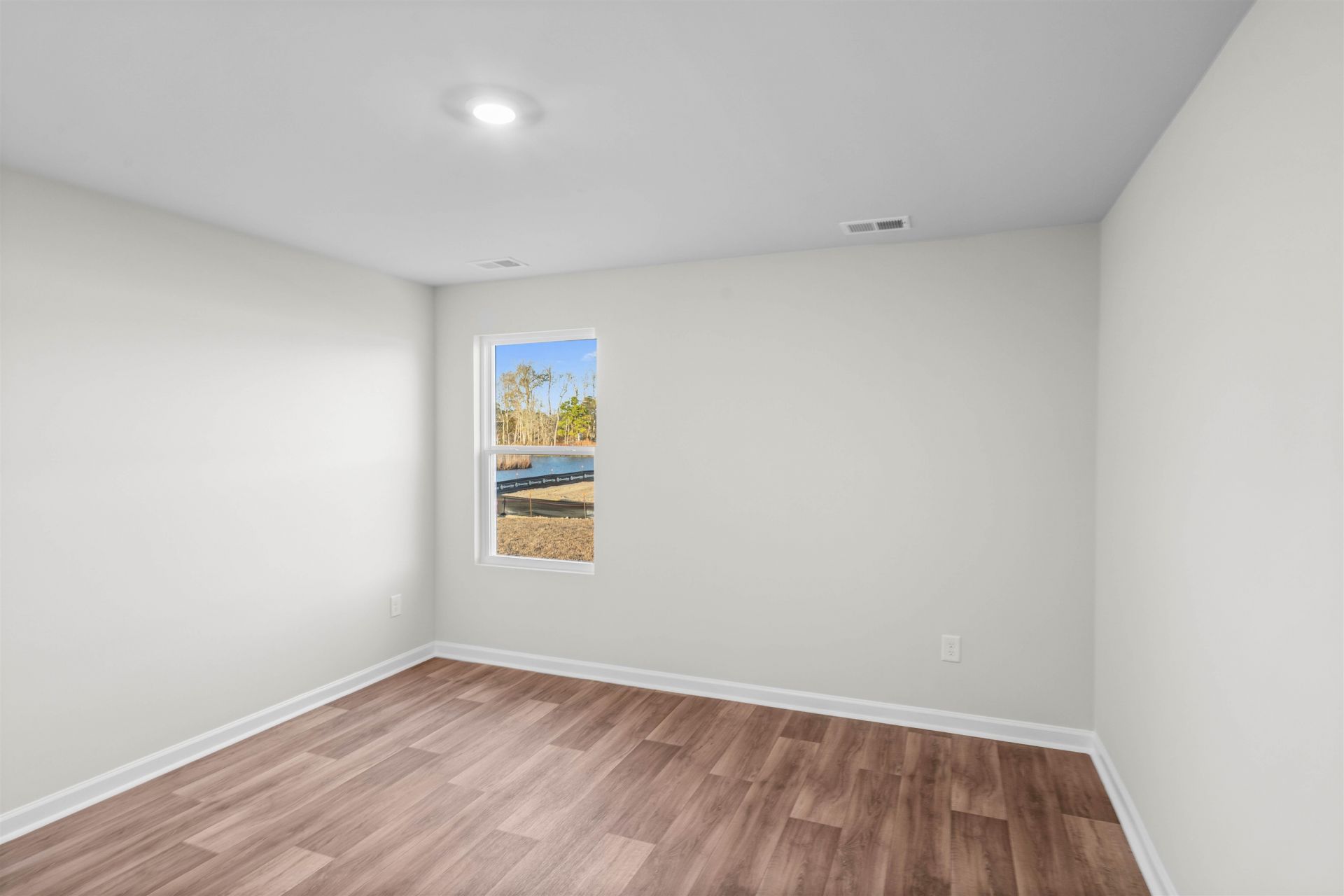 637 Green Valley Way Photo 9