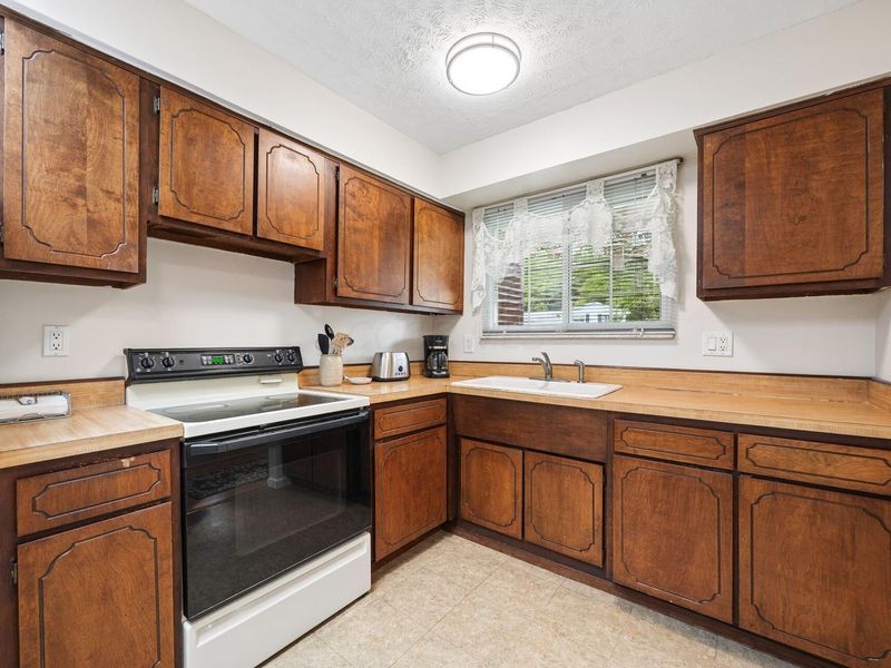 4630 Glenhaven Drive, Columbus, OH 43231 Photo 5