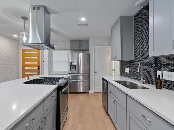 9107 Shepard DR, Austin, TX 78753