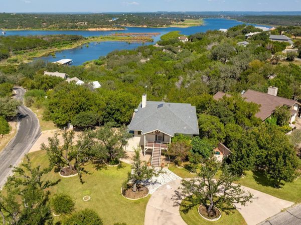 313 Kendall DR, Spicewood, TX 78669