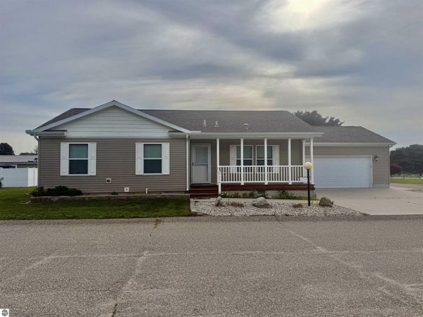 7554 Veranda Way, St Louis, MI 48880