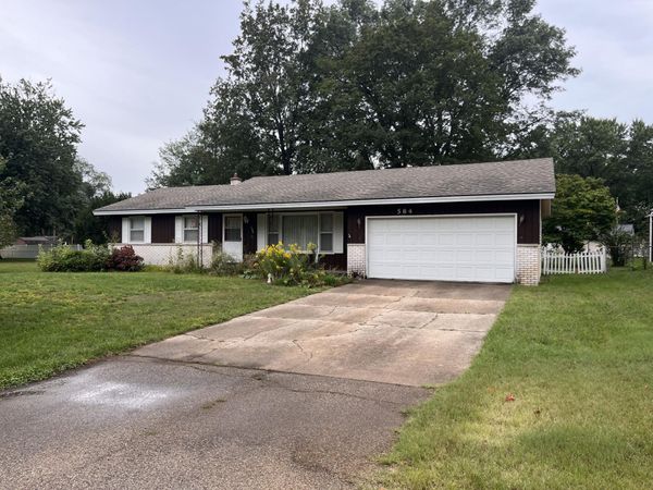 584 Pineview Drive, Holland, MI 49424