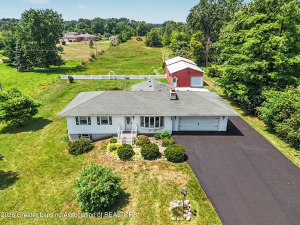 6839 N Hartel Road, Potterville, MI 48876
