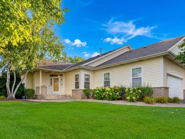 583 Holly Lane N, Oakdale, MN 55128