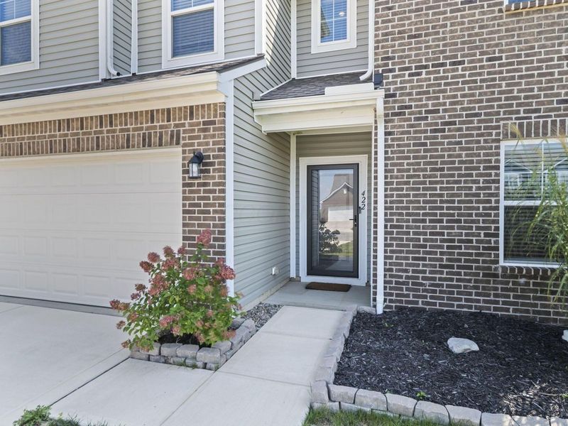 422 Quincy Circle, London, OH 43140 Photo 2
