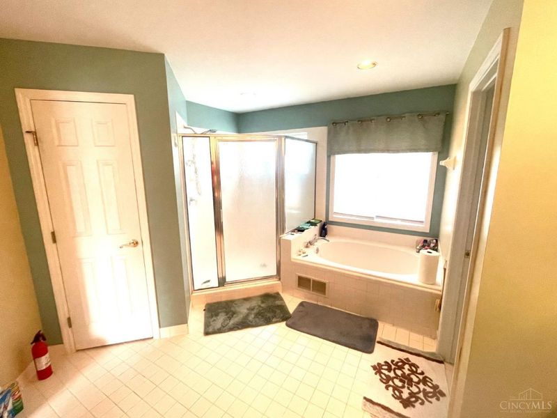 334 Glensford Drive, Springdale, OH 45246 Photo 22