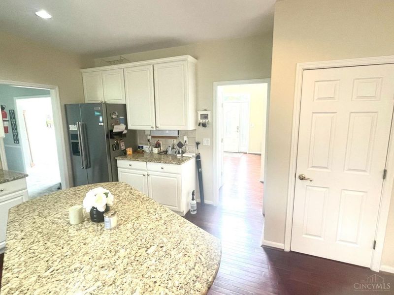 334 Glensford Drive, Springdale, OH 45246 Photo 3