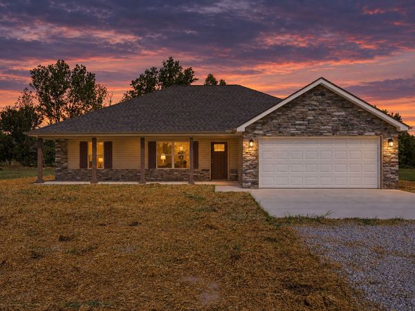 707 Prairie Lane, Carl Junction, MO 64834