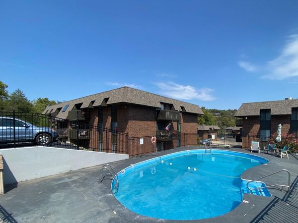 140 Wilshire Drive, Unit 41, Hollister, MO 65672