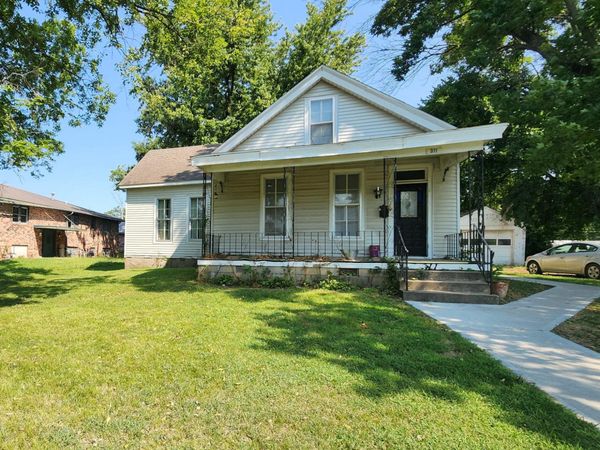 311 E Franklin Street , Clinton, MO 64735