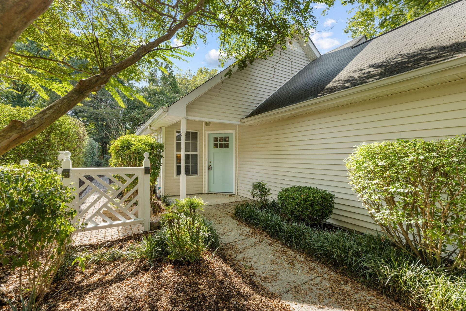 2813 Steamboat Dr, Nashville, TN 37214 Main Photo
