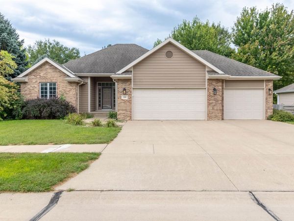500 Oxbow Trail, Dakota Dunes, SD 57049