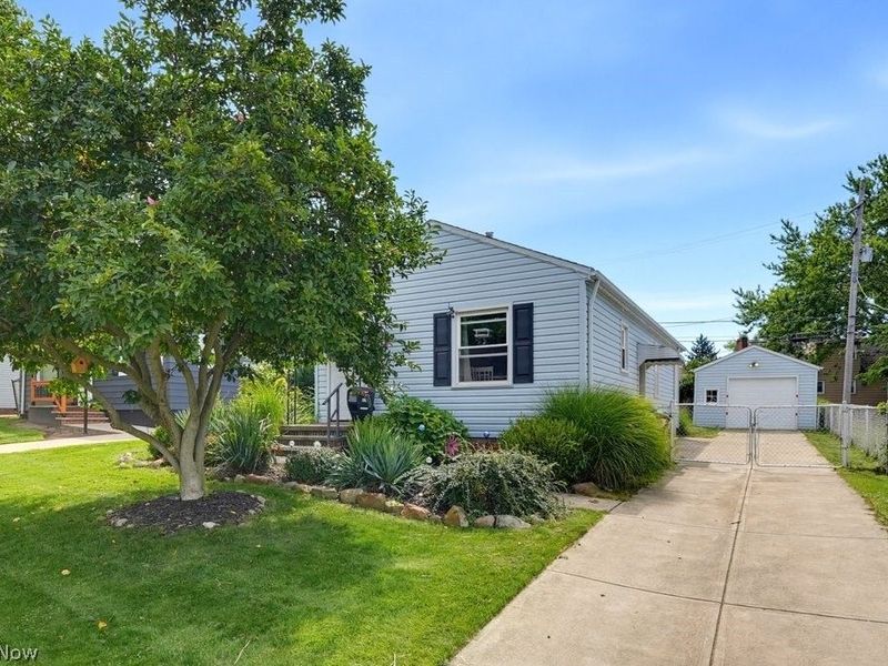 6211 Dartworth Drive, Parma, OH 44129 Photo 2