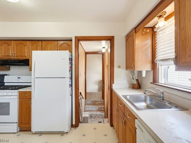 6211 Dartworth Drive, Parma, OH 44129 Photo 8