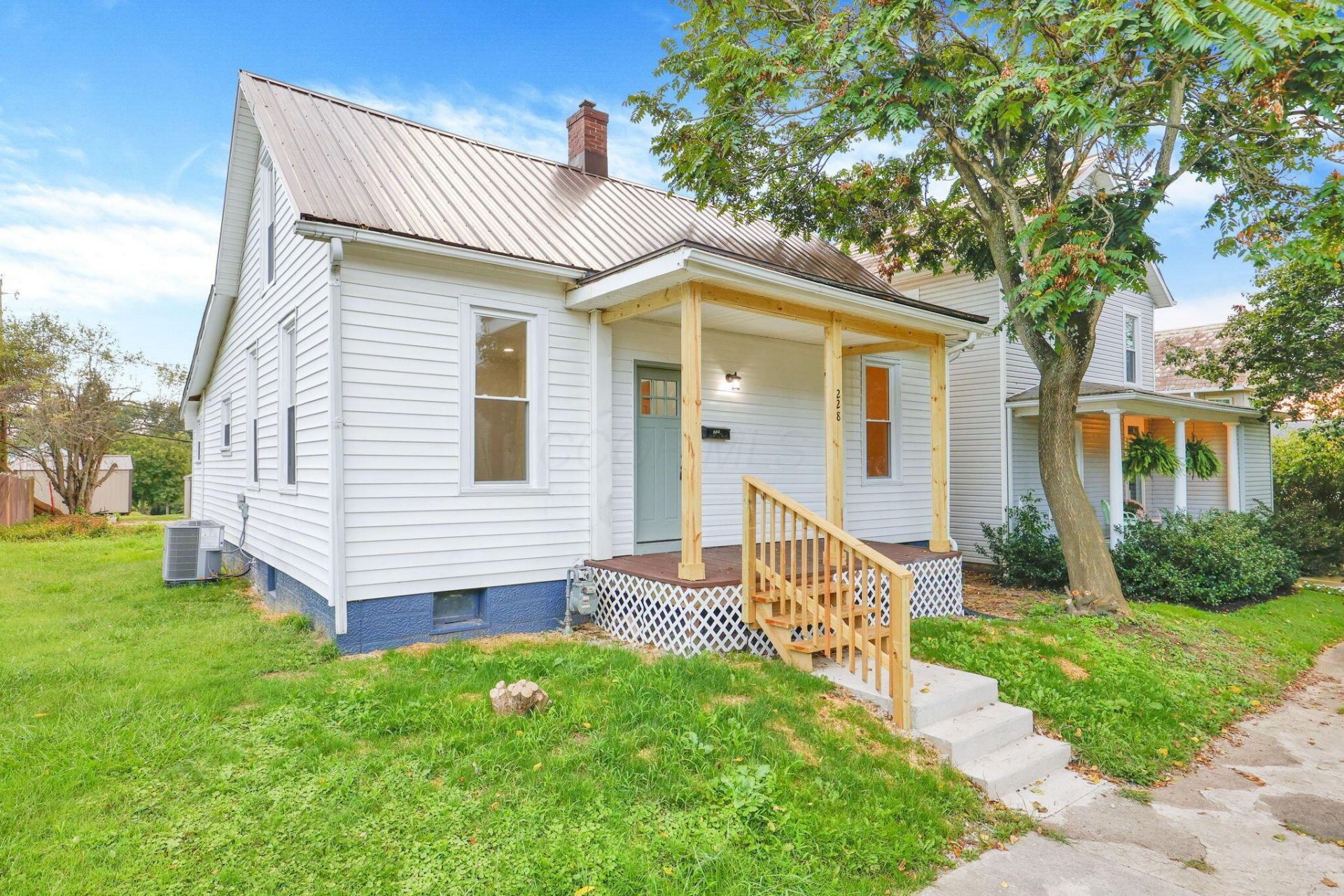 228 Eastern Avenue, New Lexington, OH 43764 Main Photo