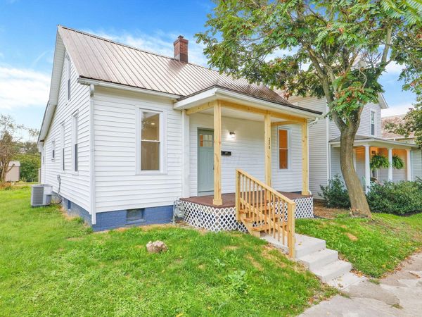 228 Eastern Avenue , New Lexington, OH 43764