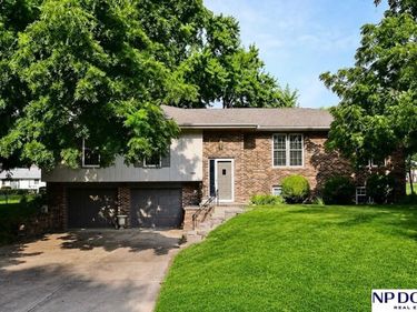 1042 S 217 Street, Elkhorn, NE 68022