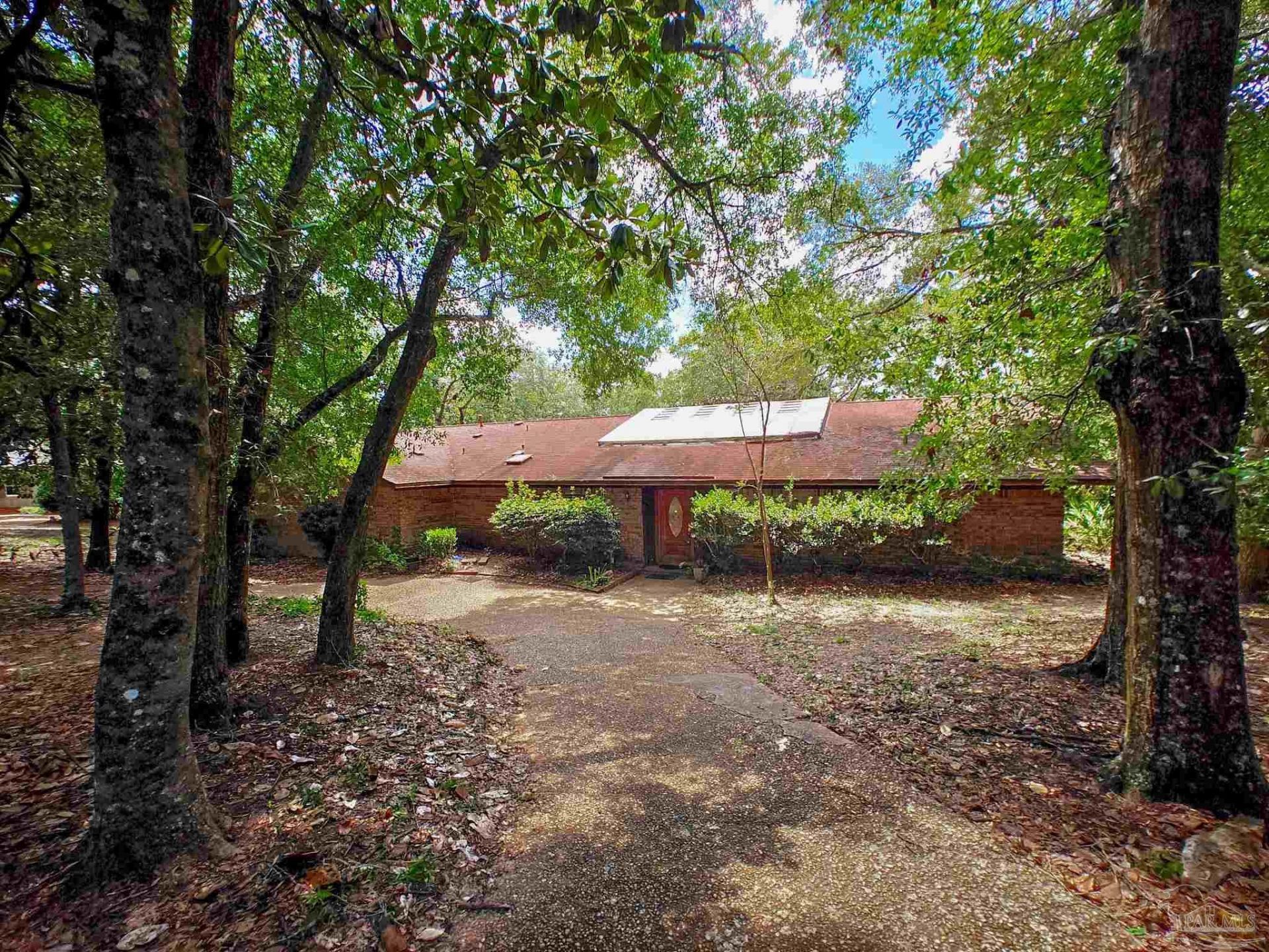 721 Tanglewood Dr, Pensacola, FL 32503 Main Photo